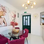 Дом отдыха Casa Nevia Altstadt By Interhome