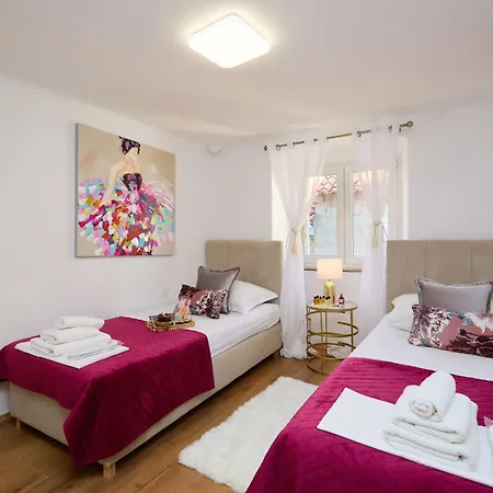 Hébergement de vacances Casa Nevia Altstadt By Interhome